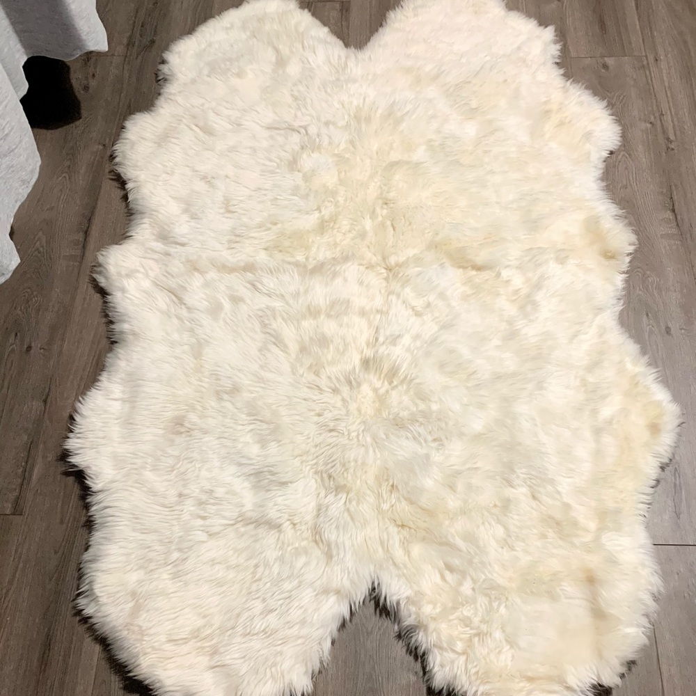 Sheepskin rug 4x6 Authentic Handsewn